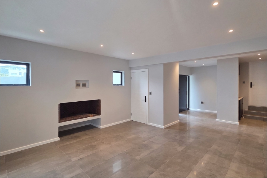 3 Bedroom Property for Sale in Country Club Western Cape